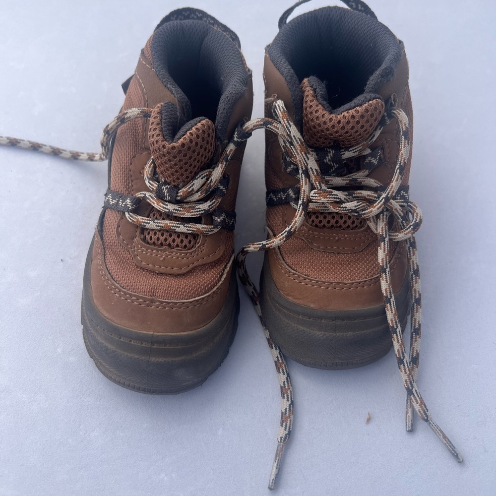 OshKosh B'gosh Brown Rugged Boots for Outdoor Adventures